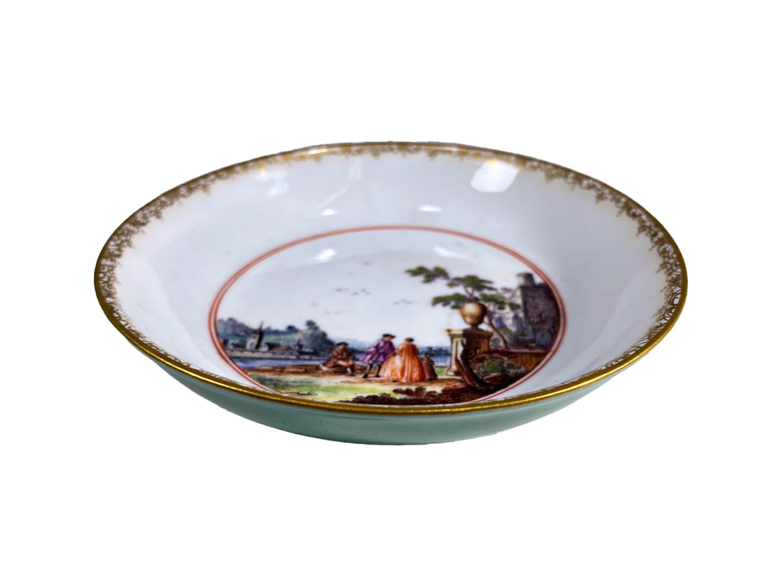 Antique German Meissen Porcelain Saucer: Antique German Meissen Porcelain Saucer. 1 1/8 x 5 1/4 in.Local Pick up call one day before to make an appointment. TO SHIP THIS ITEM IN USA OR INTERNATIONAL, PLEASE CONTACT THE SHIPPERS : 1) UPS stor