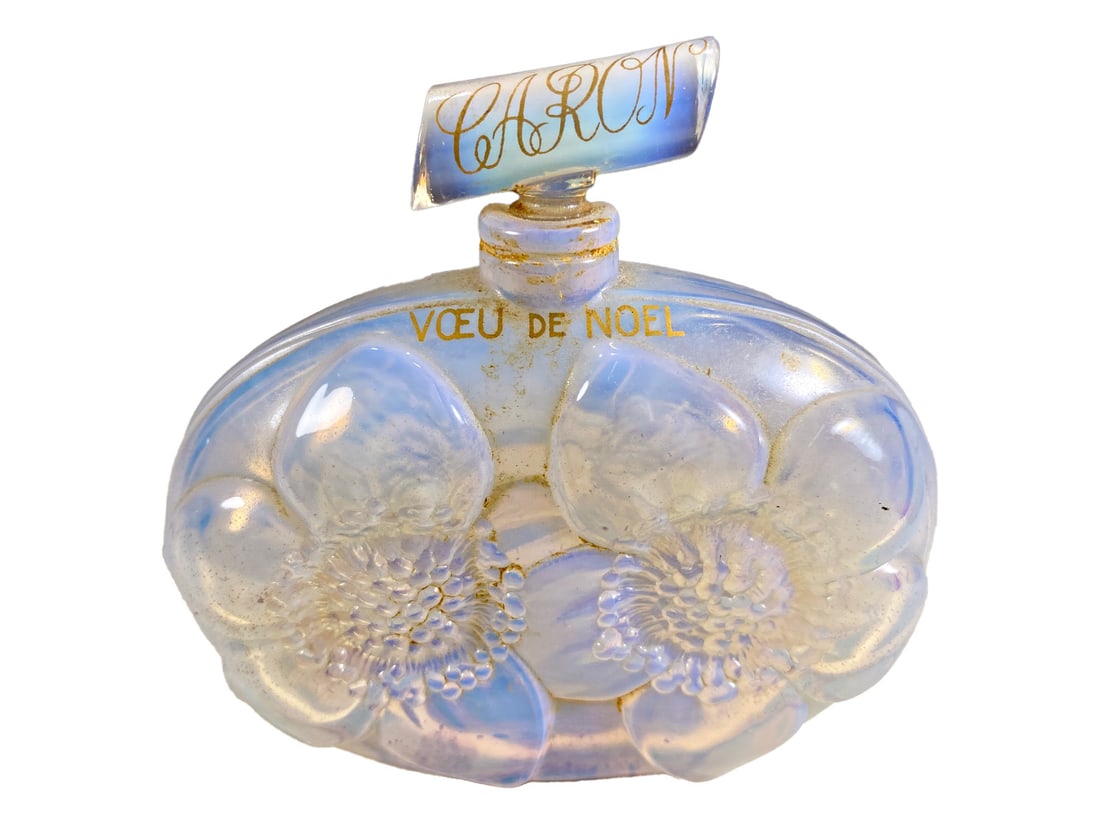 Voeu de Noel by Cristallerie de Remesmil for Caron Opal Glass Perfurm Bottle (1 of 9)