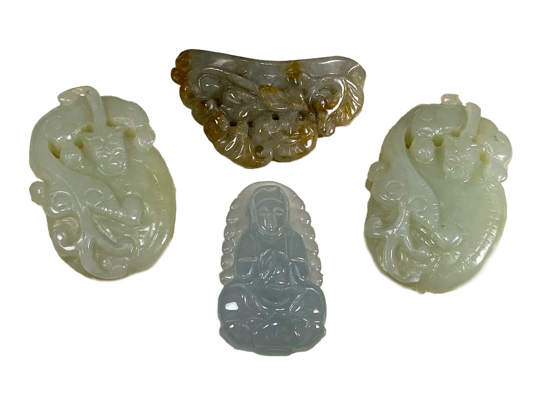 Chinese Lot of 4 Carved Jade Small Sculptures: Chinese Lot of 4 Carved Jade Small Sculptures. Bigger: 2 x 1 1/4 in.Local Pick up call one day before to make an appointment. TO SHIP THIS ITEM IN USA OR INTERNATIONAL, PLEASE CONTACT THE SHIPPERS : 1