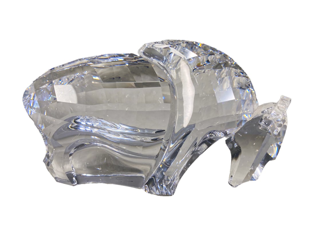 Swarovski Crystal American Buffalo Fig: Swarovski Crystal American Buffalo Fig. 3 1/2 x 6 1/2 x 2 3/8 in.Local Pick up call one day before to make an appointment. TO SHIP THIS ITEM IN USA OR INTERNATIONAL, PLEASE CONTACT THE SHIPPERS : 1) U