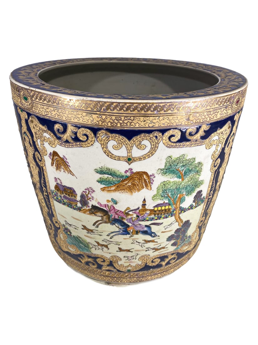 Vintage Chinese Porcelain Planter: Vintage Chinese Porcelain Planter. 12 1/2 x 14 1/4 in.Local Pick up call one day before to make an appointment. TO SHIP THIS ITEM IN USA OR INTERNATIONAL, PLEASE CONTACT THE SHIPPERS : 1) UPS store193