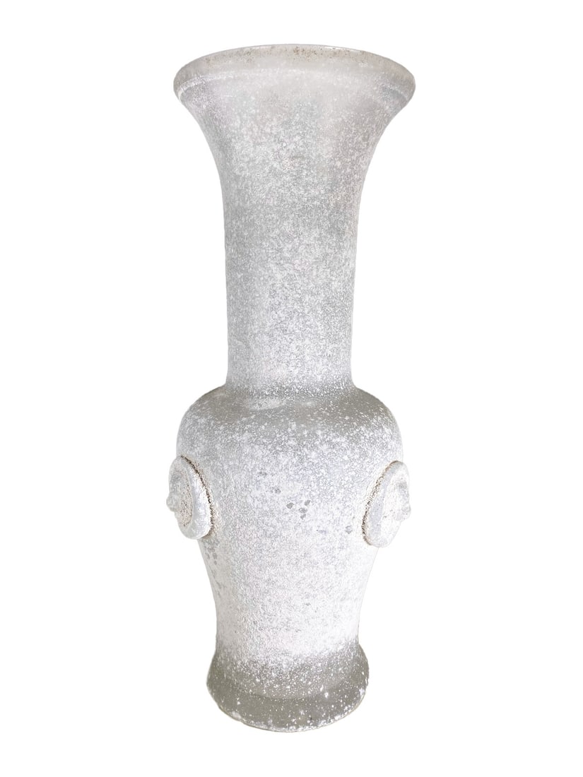 White Murano Scavo Vase: White Murano Scavo Vase. 15 5/8 x 5 3/4 in.Local Pick up call one day before to make an appointment. TO SHIP THIS ITEM IN USA OR INTERNATIONAL, PLEASE CONTACT THE SHIPPERS : 1) UPS store1937- David Re