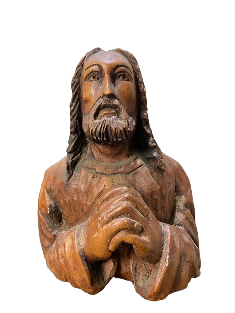 Vintage Jesus Hand Carved Wood Sculpture: Vintage Jesus Hand Carved Wood Sculpture. 9 7/8 x 8 x 6 1/4 in.Local Pick up call one day before to make an appointment. TO SHIP THIS ITEM IN USA OR INTERNATIONAL, PLEASE CONTACT THE SHIPPERS : 1) UPS