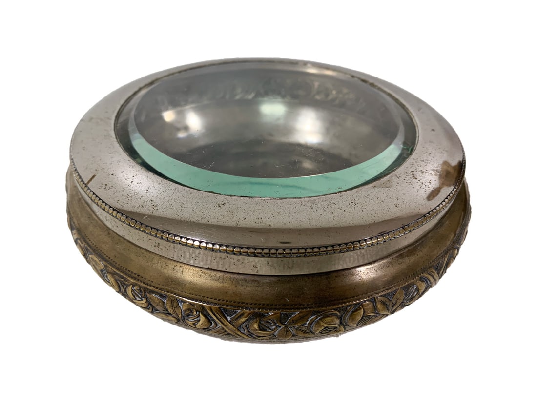 Vintage Silverplated & Beveled Glass Box: Vintage Silverplated & Beveled Glass Box. 2 1/2 x 6 1/2 in.Local Pick up call one day before to make an appointment. TO SHIP THIS ITEM IN USA OR INTERNATIONAL, PLEASE CONTACT THE SHIPPERS : 1) UPS sto