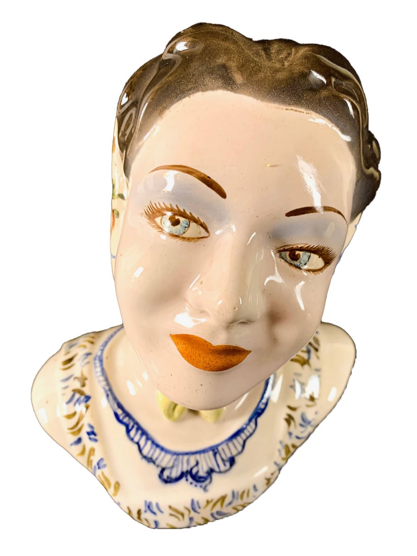 Vintage Italian Porcelain Bust: Vintage Italian porcelain bust. 8 3/8 x 6 3/4 x 5 1/8 in. Local Pick up call one day before to make an appointment. TO SHIP THIS ITEM IN USA OR INTERNATIONAL, PLEASE CONTACT THE SHIPPERS : 1) UPS stor