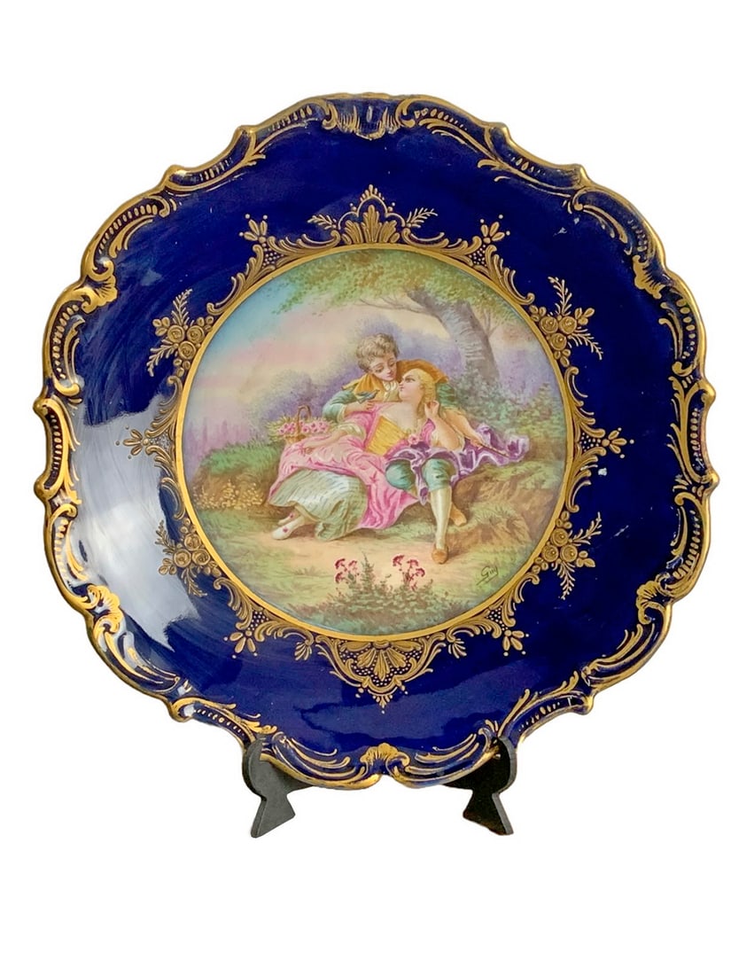 Antique French Sevres Porcelain Plate: Antique French Sevres Porcelain Plate. 11 7/8 in diameter.Local Pick up call one day before to make an appointment. TO SHIP THIS ITEM IN USA OR INTERNATIONAL, PLEASE CONTACT THE SHIPPERS : 1) UPS stor