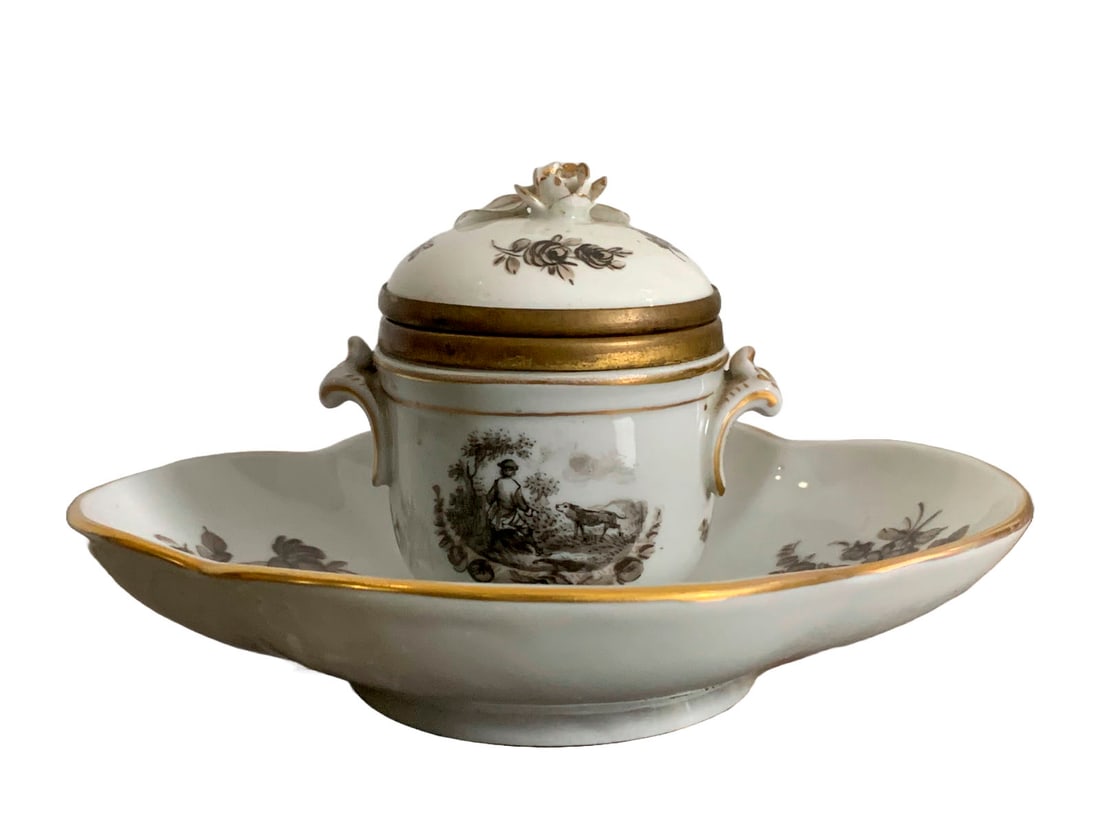 Antique French Sevres Porcelain Sugarpot: Antique French Sevres Porcelain Sugarpot. 3 1/2 x 6 1/2 x 5 in.Local Pick up call one day before to make an appointment. TO SHIP THIS ITEM IN USA OR INTERNATIONAL, PLEASE CONTACT THE SHIPPERS : 1) UPS