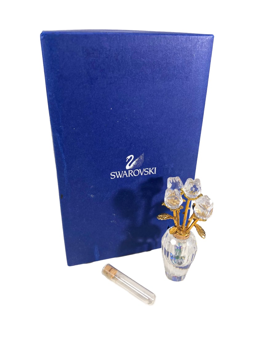 Swarovski Crystal Secret Roses Memories & Stones: Swarovski Crystal Secret Roses Memories & Stones. Box: 2 1/2 x 5 3/4 x 3 1/2 in.Local Pick up call one day before to make an appointment. TO SHIP THIS ITEM IN USA OR INTERNATIONAL, PLEASE CONTACT THE 