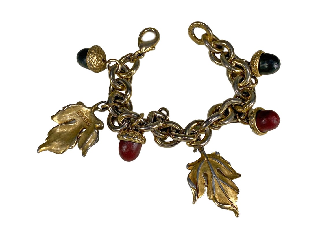 Donna Karan, NY Bracelet: Donna Karan, NY Bracelet. 7 1/4 x 2 in.Local Pick up call one day before to make an appointment. TO SHIP THIS ITEM IN USA OR INTERNATIONAL, PLEASE CONTACT THE SHIPPERS : 1) UPS store1937- David Reiser