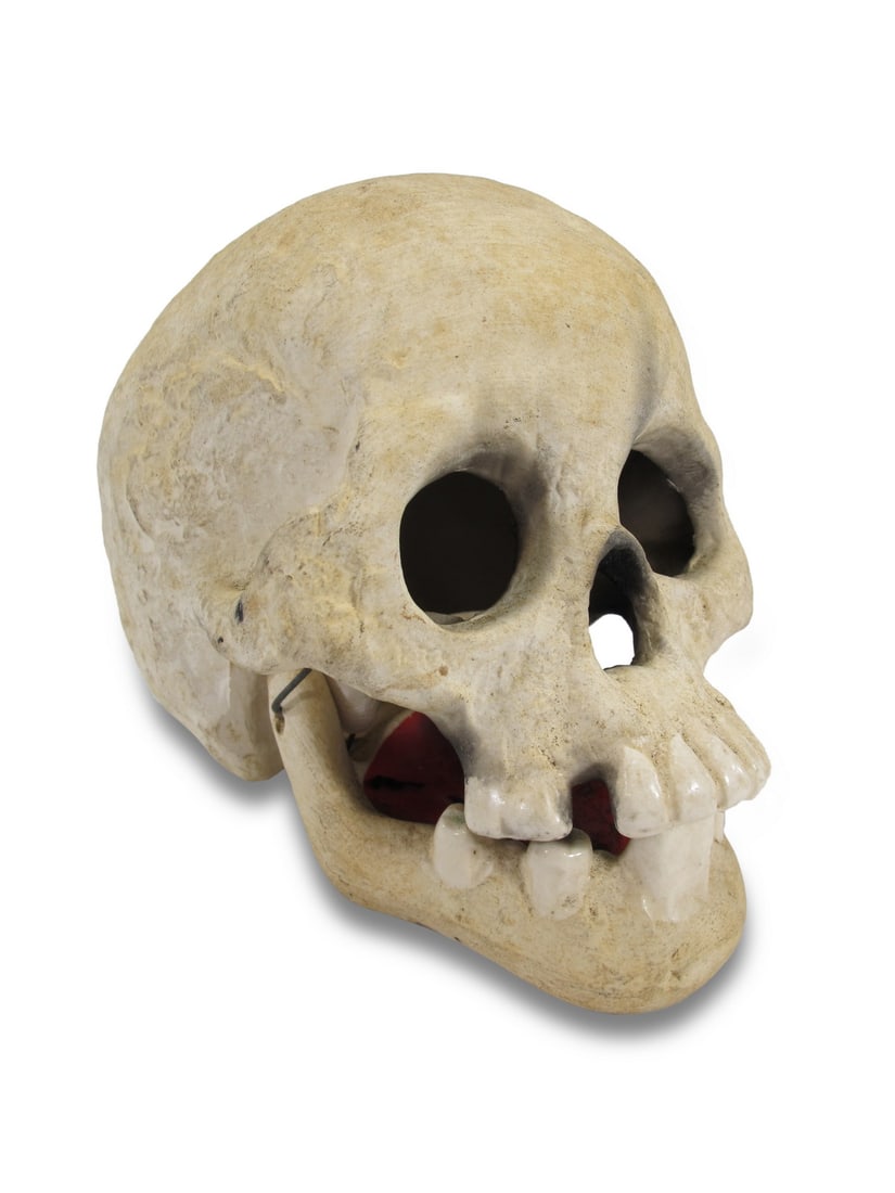 Vintage Ceramic Skull With Articulated Jaw: Vintage Ceramic Skull With Articulated Jaw. 3 7/8 x 5 x 3 1/4 in.Local Pick up call one day before to make an appointment. TO SHIP THIS ITEM IN USA OR INTERNATIONAL, PLEASE CONTACT THE SHIPPERS : 1) U