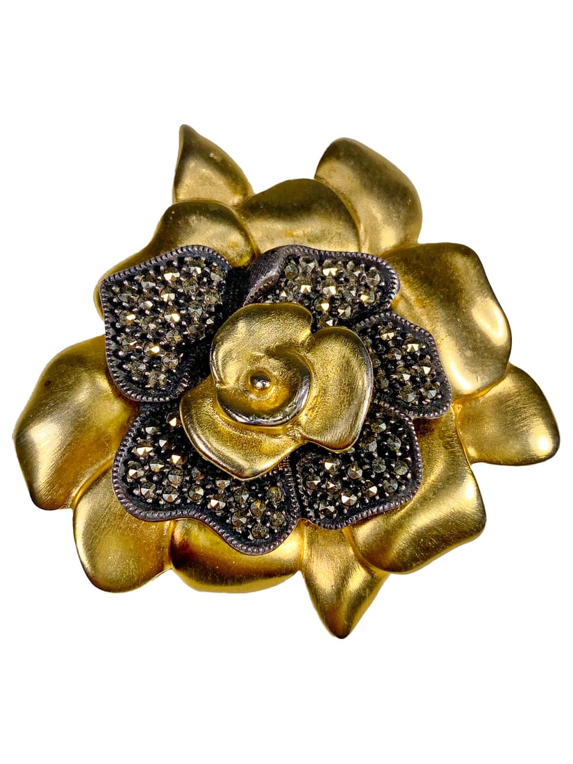 Judith Jack Sterling Marcasite & Goldplate Brooche: Judith Jack Sterling Marcasite & Goldplate Brooche. 2 1/4 in diameter.Local Pick up call one day before to make an appointment. TO SHIP THIS ITEM IN USA OR INTERNATIONAL, PLEASE CONTACT THE SHIPPERS :