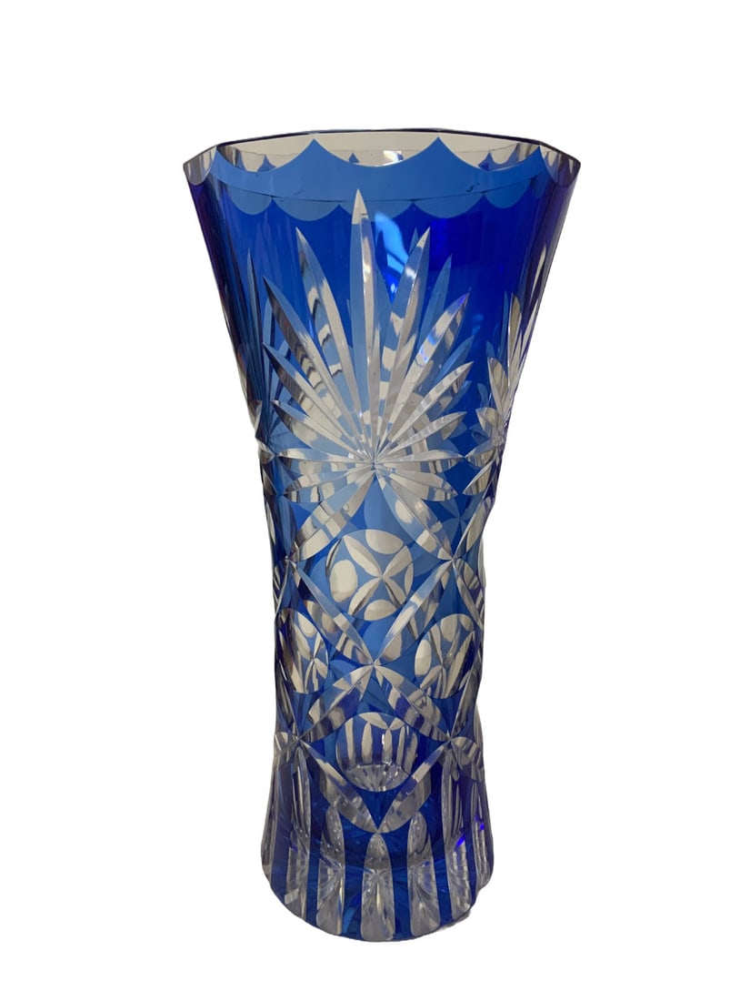 Vintage Blue Cut to Clear Crystal Vase: Vintage Blue Cut to Clear Crystal Vase. 12 1/4 x 5 3/4 in.Local Pick up call one day before to make an appointment. TO SHIP THIS ITEM IN USA OR INTERNATIONAL, PLEASE CONTACT THE SHIPPERS : 1) UPS stor