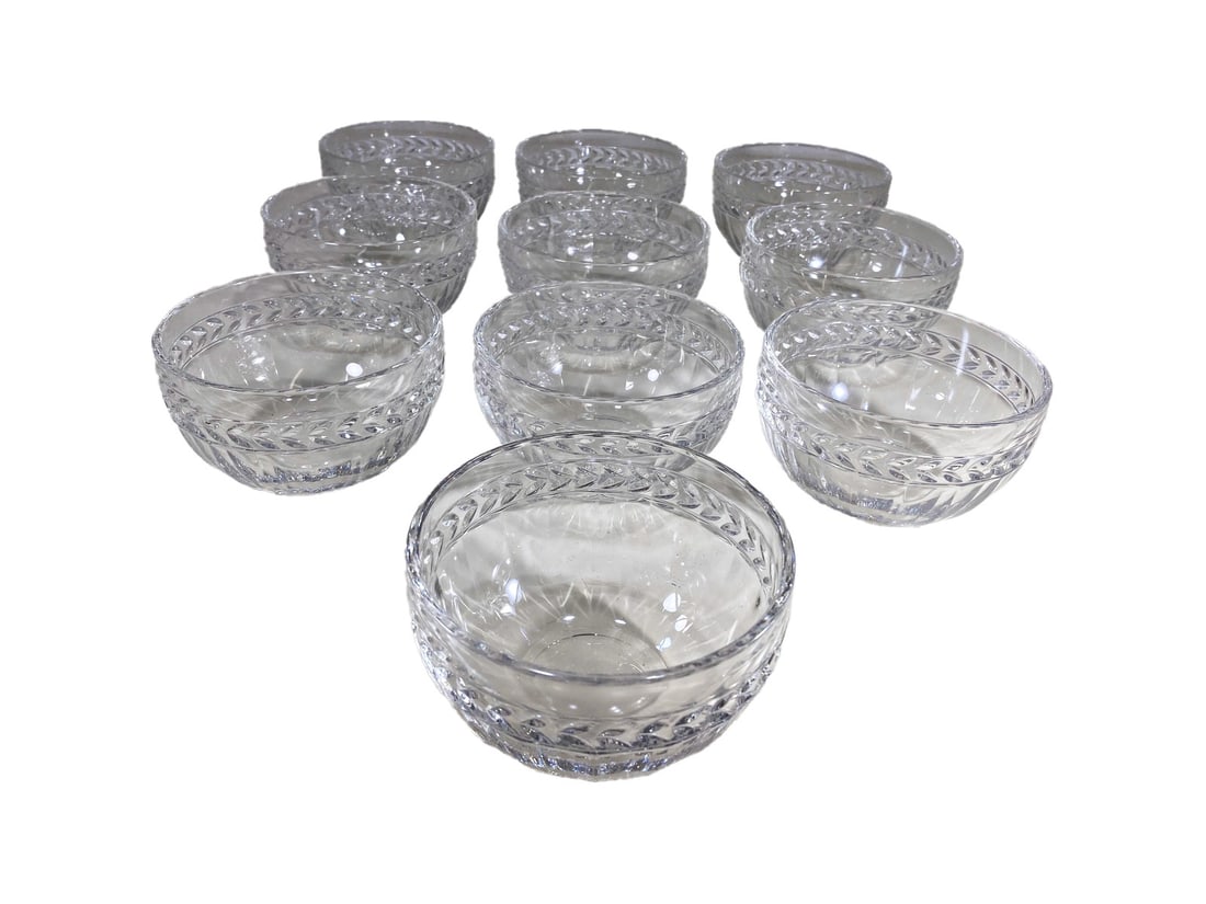 Villeroy & Boch 10 Crystal Bowls: Villeroy & Boch 10 Crystal Bowls. 2 5/8 x 4 5/8 in.Local Pick up call one day before to make an appointment. TO SHIP THIS ITEM IN USA OR INTERNATIONAL, PLEASE CONTACT THE SHIPPERS : 1) UPS store1937- 