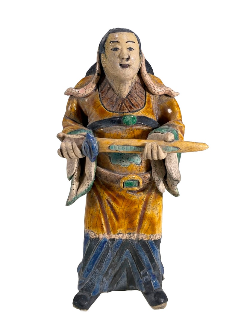 Vintage Oriental Porcelain Figure: Vintage Oriental Porcelain Figure. 8 7/8 x 4 1/4 x 3 in.Local Pick up call one day before to make an appointment. TO SHIP THIS ITEM IN USA OR INTERNATIONAL, PLEASE CONTACT THE SHIPPERS : 1) UPS store1