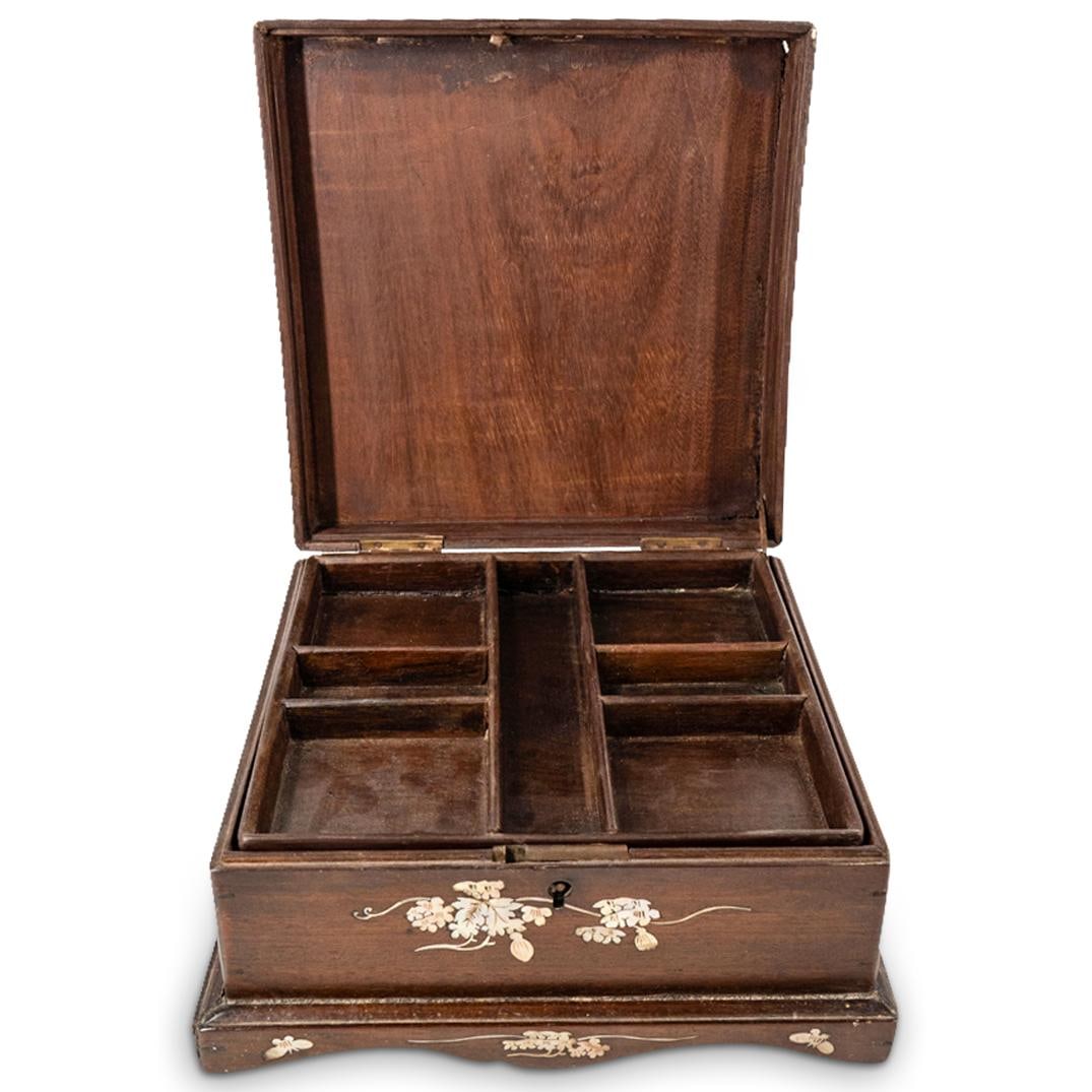 Antique Chinese Wood & MOP Box: Antique Chinese Wood & MOP Box. 3 1/2 x 7 7/8 x 7 7/8 in.Local Pick up call one day before to make an appointment. TO SHIP THIS ITEM IN USA OR INTERNATIONAL, PLEASE CONTACT THE SHIPPERS : 1) UPS store