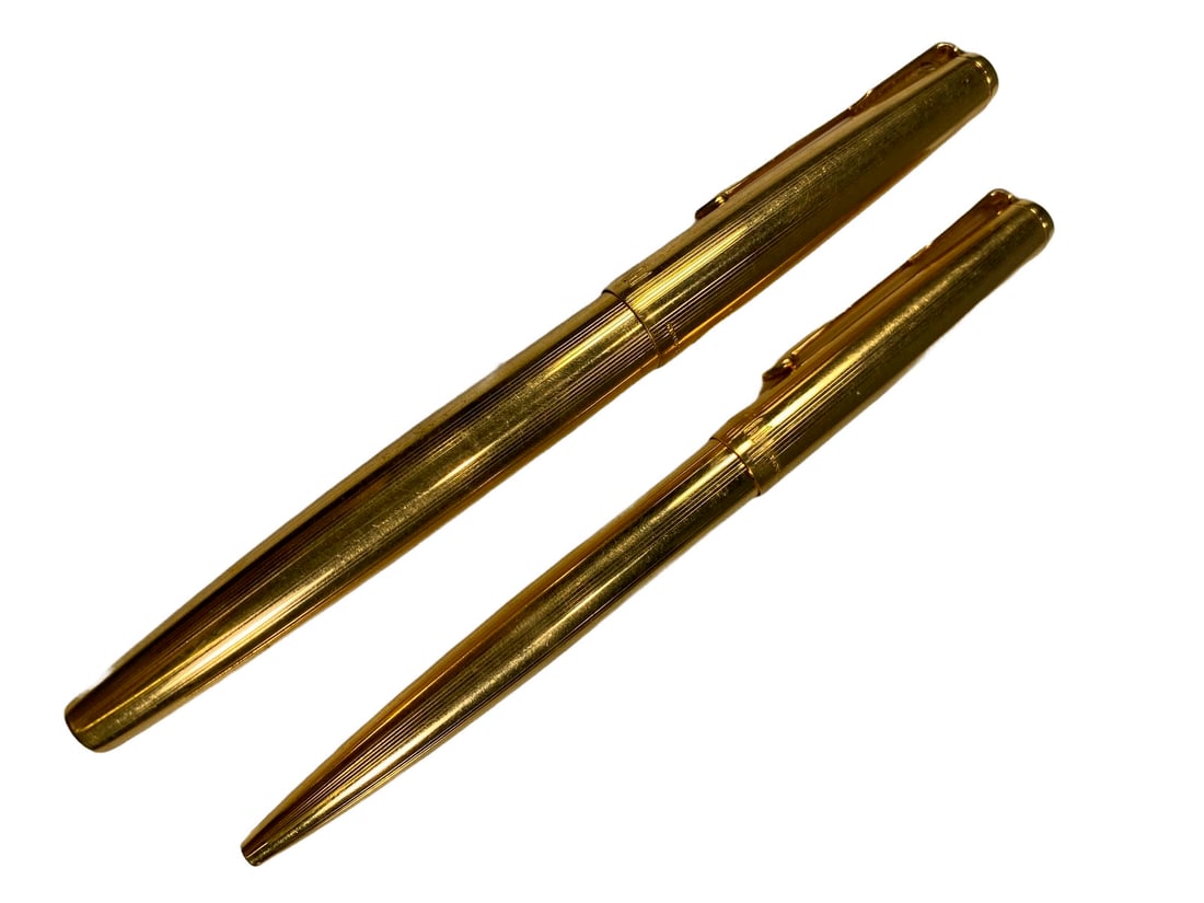2 Parker 61 MK III Pens: 2 Parker 61 MK III Pens. Local Pick up call one day before to make an appointment. TO SHIP THIS ITEM IN USA OR INTERNATIONAL, PLEASE CONTACT THE SHIPPERS : 1) UPS store1937- David Reiser -754-263-0780