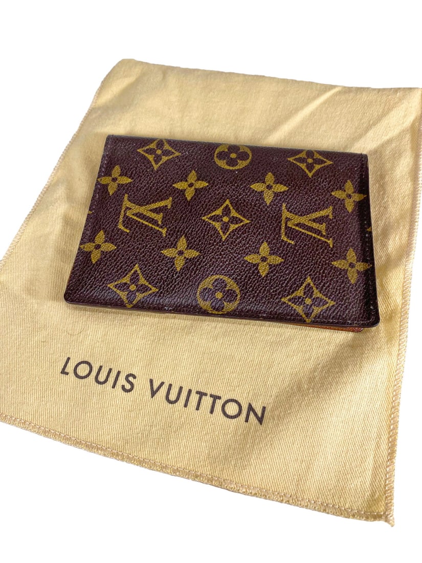 Louis Vuitton Monogram Wallet (1 of 4)