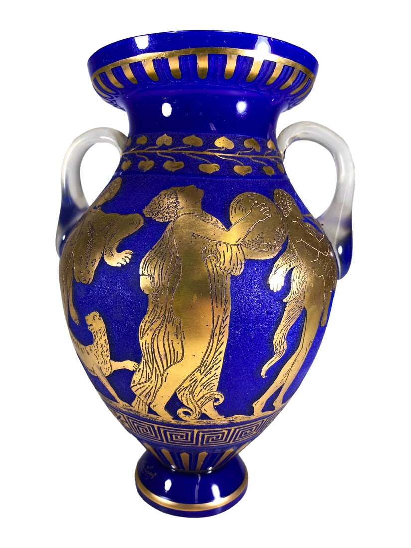 Loetz Blue & Gold Etrusque 2 Handles Vase: Loetz Blue & Gold Etrusque 2 Handles Vase. 9 7/8 x 6 3/8 x 6 in.Local Pick up call one day before to make an appointment. TO SHIP THIS ITEM IN USA OR INTERNATIONAL, PLEASE CONTACT THE SHIPPERS : 1) UP