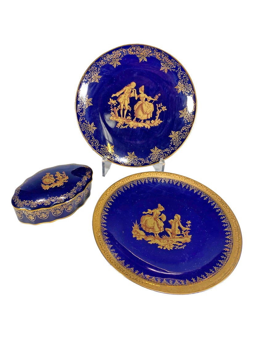 Limoges, France Blue Porcelain Box & Plates: Limoges, France Blue Porcelain Box & Plates. Box: 1 7/8 x 5 7/8 x 3 7/8 in. Plates: 1 x 9 1/4 in and 1 x 9 1/2 in.Local Pick up call one day before to make an appointment. TO SHIP THIS ITEM IN USA OR 