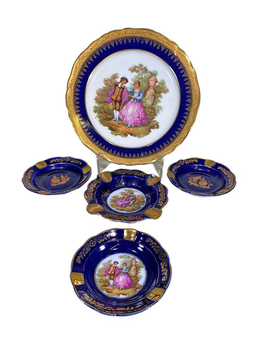 Limoges, France Set of 5 Porcelain Plates: Limoges, France Set of 5 Porcelain Plates. 1 1/8 x 9 3/4 in, 1 x 5 7/8 in and 1 x 4 3/4 in.Local Pick up call one day before to make an appointment. TO SHIP THIS ITEM IN USA OR INTERNATIONAL, PLEASE C