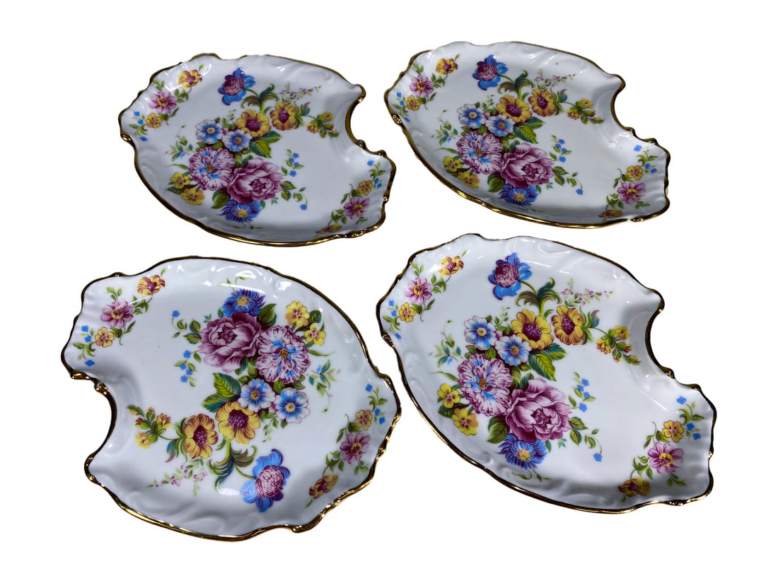 4 R. Leclair, Limoges France Porcelain Trays: 4 R. Leclair, Limoges France Porcelain Trays. 6 3/4 x 5 1/8 in.Local Pick up call one day before to make an appointment. TO SHIP THIS ITEM IN USA OR INTERNATIONAL, PLEASE CONTACT THE SHIPPERS : 1) UPS