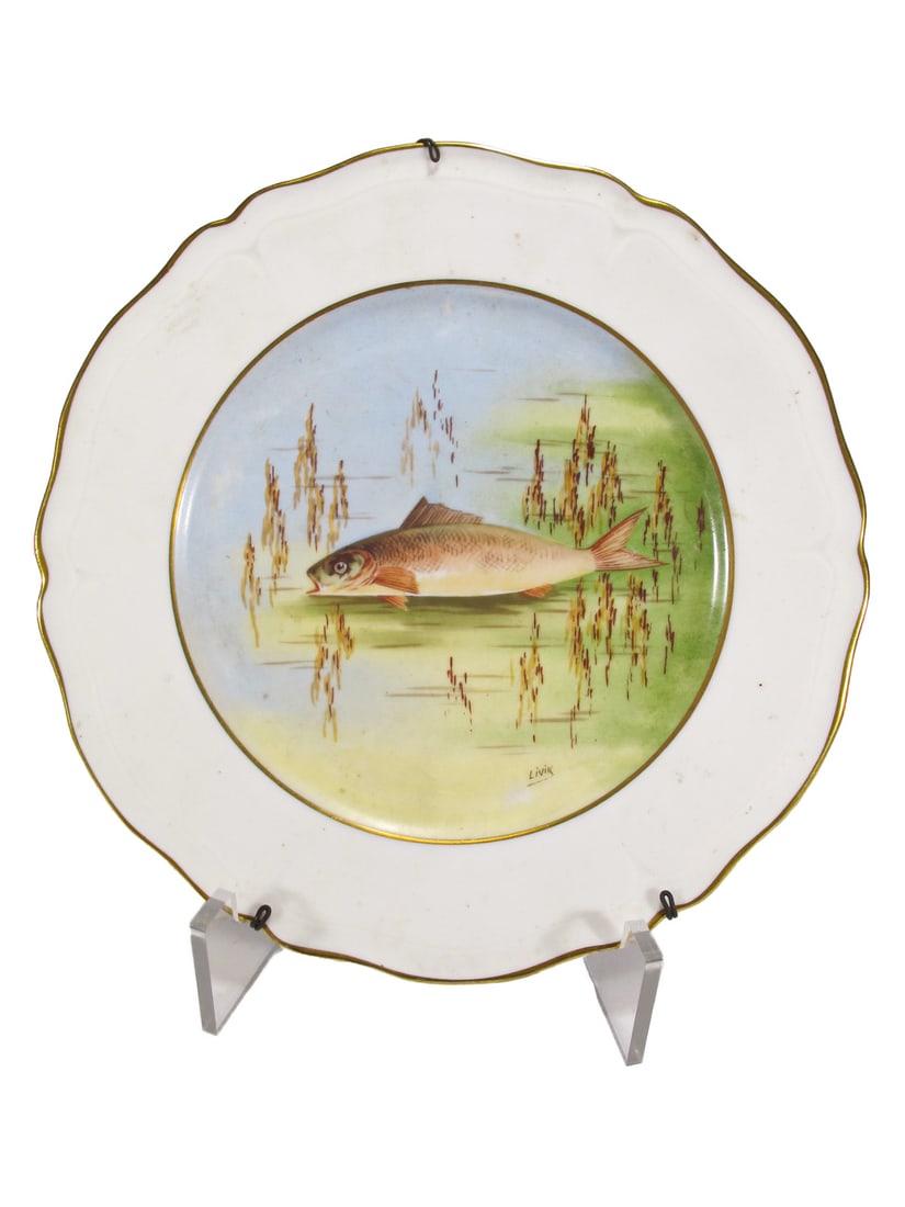 Vintage Limoges France Fish Porcelain Plate: Vintage Limoges France Fish Porcelain Plate. 9 1/2 in diameter.Local Pick up call one day before to make an appointment. TO SHIP THIS ITEM IN USA OR INTERNATIONAL, PLEASE CONTACT THE SHIPPERS : 1) UPS