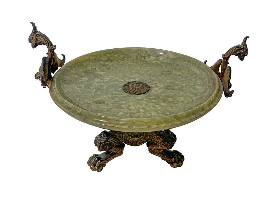 Antique French Bronze & Onyx Centerpiece: Antique French Bronze & Onyx Centerpiece. 8 3/4 x 12 x 9 3/4 in.Local Pick up call one day before to make an appointment. TO SHIP THIS ITEM IN USA OR INTERNATIONAL, PLEASE CONTACT THE SHIPPERS : 1) UP