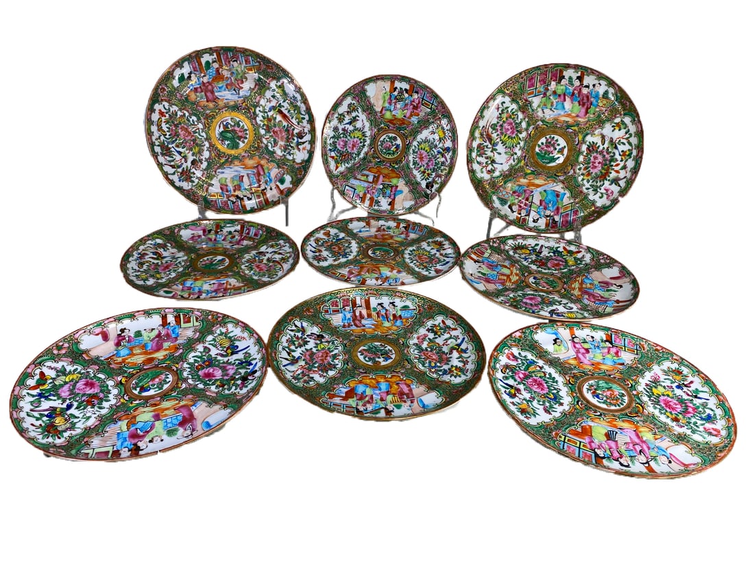 Antique Chinese Famille Rose Porcelain Set: Antique Chinese Famille Rose Porcelain Set. 8 1/8 in diameter, 8 1/2 in diameter and 9 1/2 in diameter.Local Pick up call one day before to make an appointment. TO SHIP THIS ITEM IN USA OR INTERNATION