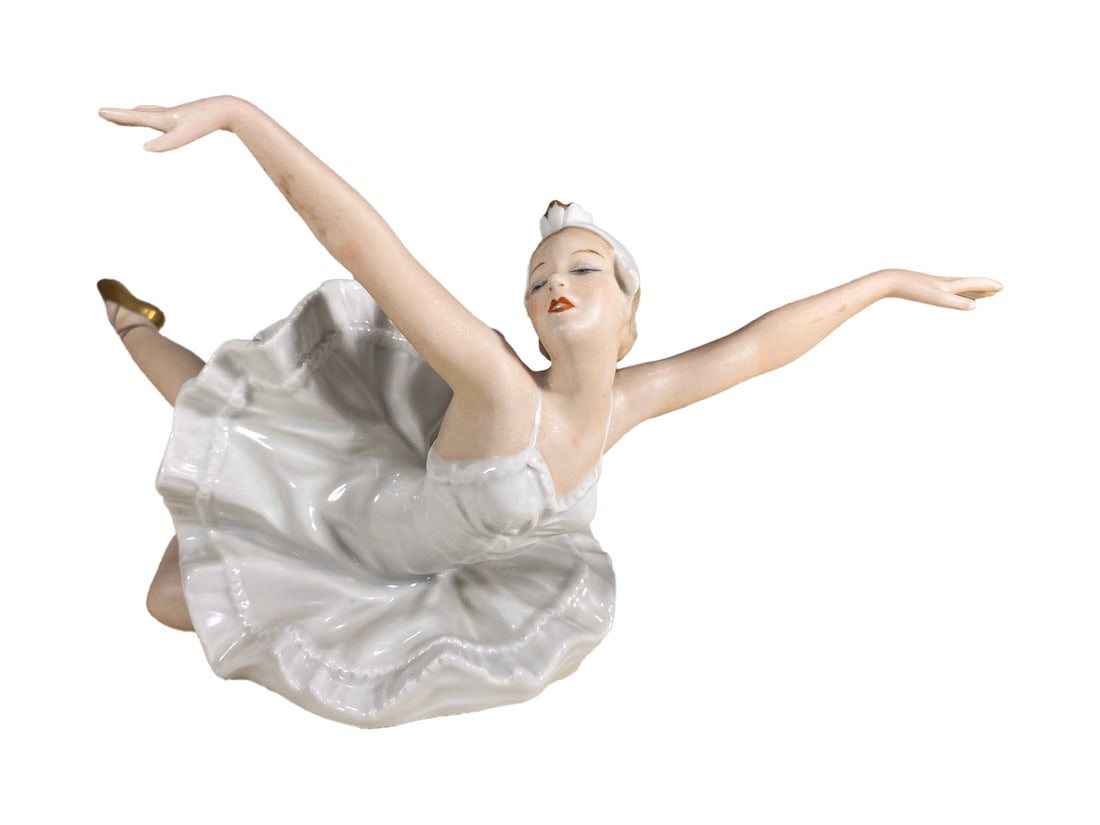 Wallendorf, Germany Ballerina Porcelain Statue (1 of 4)