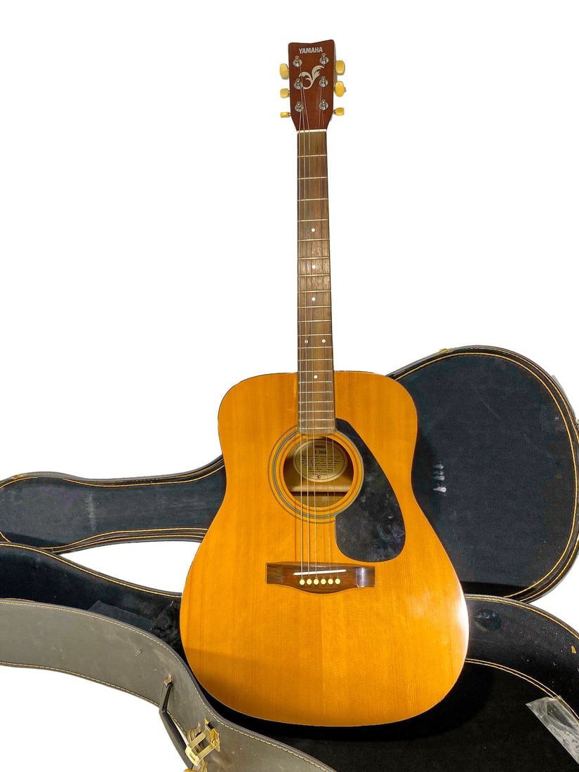 Yamaha FG 300A Guitar Made in Indonesia (1 of 7)