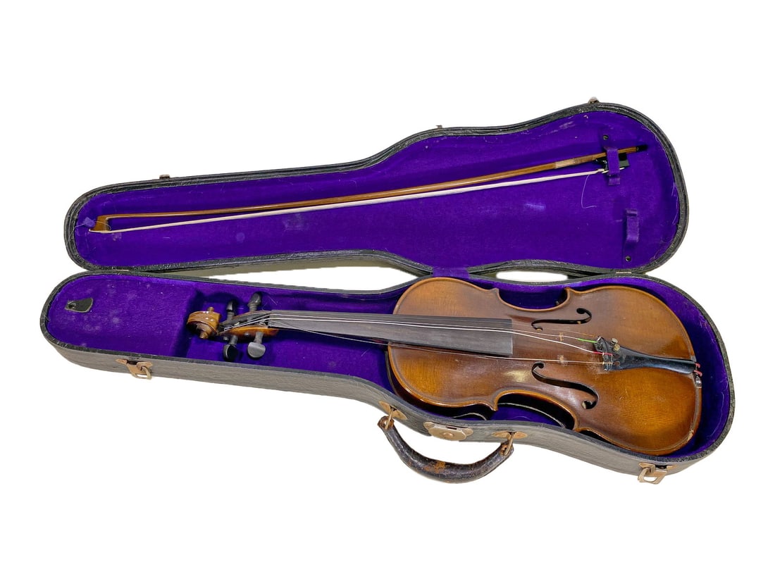 Cremonensis Stradivarious Made in USA Violin (1 of 9)