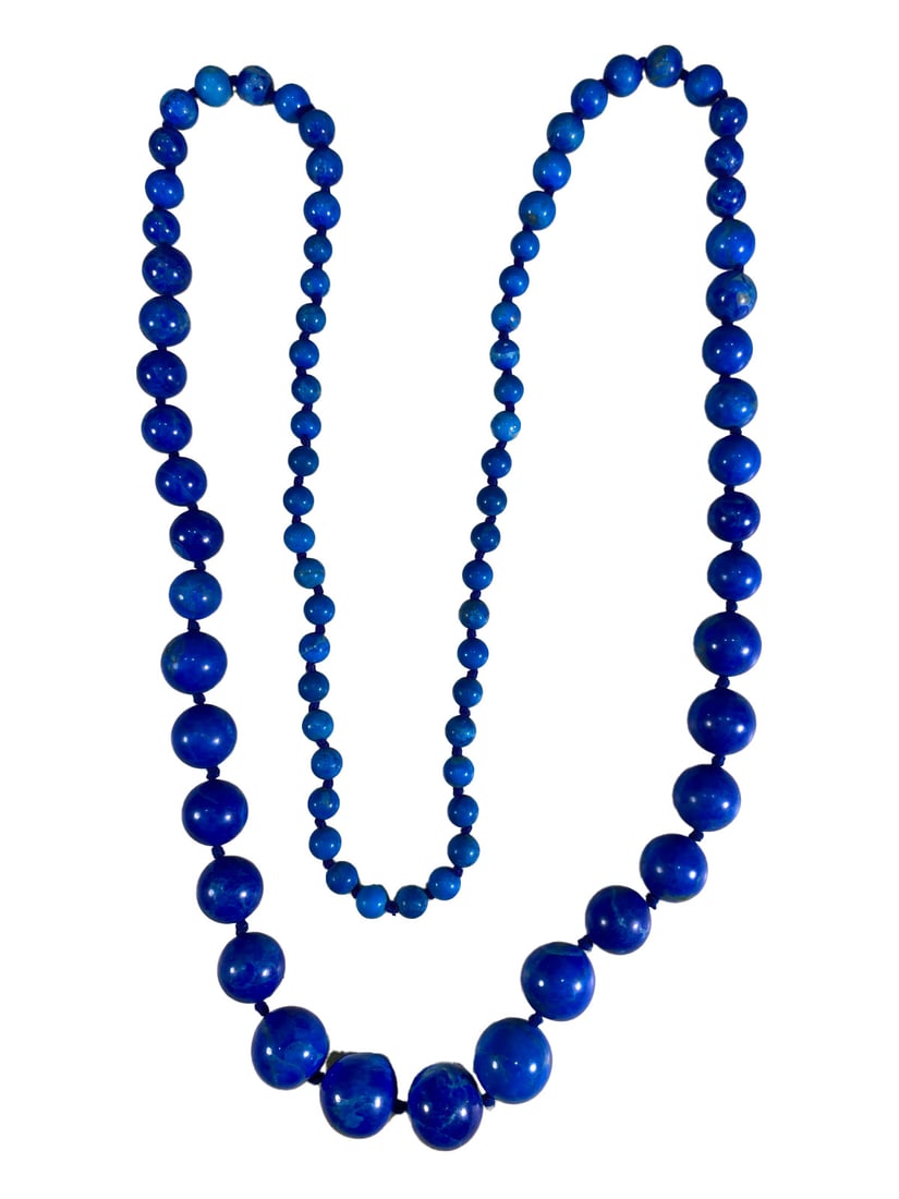 Vintage Lapislazuli Necklace: Vintage Lapislazuli Necklace. 16 1/4 in long.Local Pick up call one day before to make an appointment. TO SHIP THIS ITEM IN USA OR INTERNATIONAL, PLEASE CONTACT THE SHIPPERS : 1) UPS store1937- David 
