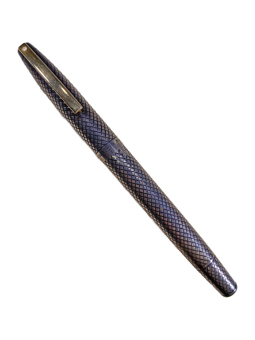 Sheaffer Imperial Sterling 14 K Gold Nib Fountain Pen: Vintage Sheaffer Sterling 14 k Pen, needs refill. 5 1/4 in.Local Pick up call one day before to make an appointment. TO SHIP THIS ITEM IN USA OR INTERNATIONAL, PLEASE CONTACT THE SHIPPERS : 1) UPS sto