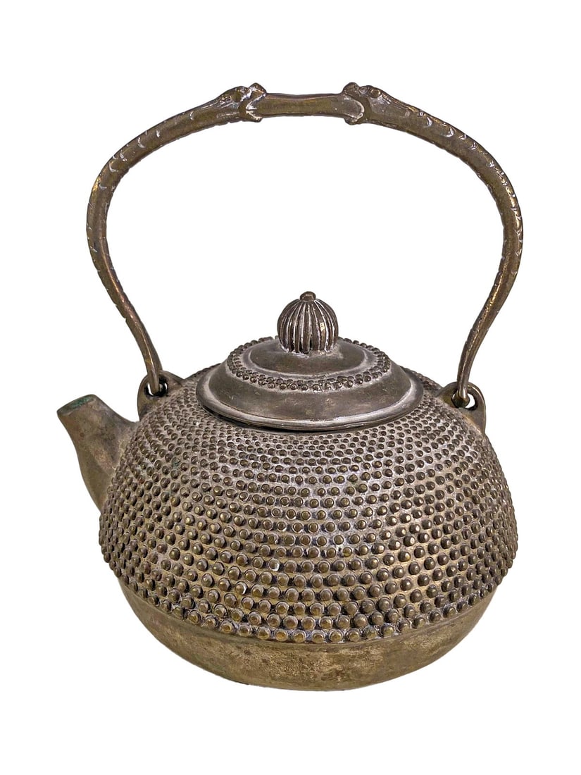 Vintage Japanese Silverplate Bronze Kettle: Vintage Japanese Silverplate Bronze Kettle. 3 3/8 x 4 7/8 in.Local Pick up call one day before to make an appointment. TO SHIP THIS ITEM IN USA OR INTERNATIONAL, PLEASE CONTACT THE SHIPPERS : 1) UPS s
