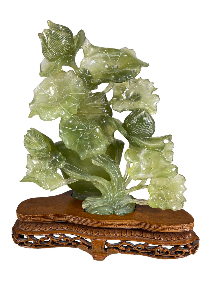 Vintage Chinese Carved Jade Sculpture: Vintage Chinese Carved Jade Sculpture. 8 5/8 x 7 x 3 in.Local Pick up call one day before to make an appointment. TO SHIP THIS ITEM IN USA OR INTERNATIONAL, PLEASE CONTACT THE SHIPPERS : 1) UPS store1