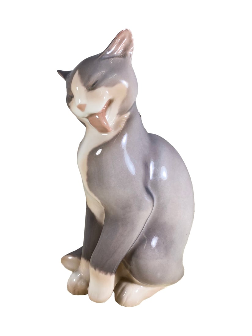 B & G Copenhagen Cat Porcelain Fig (1 of 5)