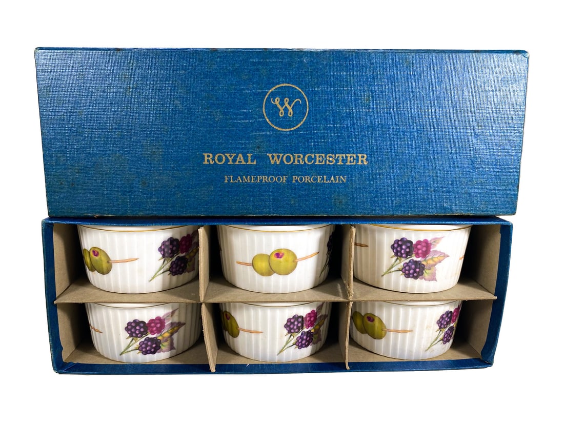 6 Royal Worcester Evesham Flameproof Porcelain Bowls (1 of 4)