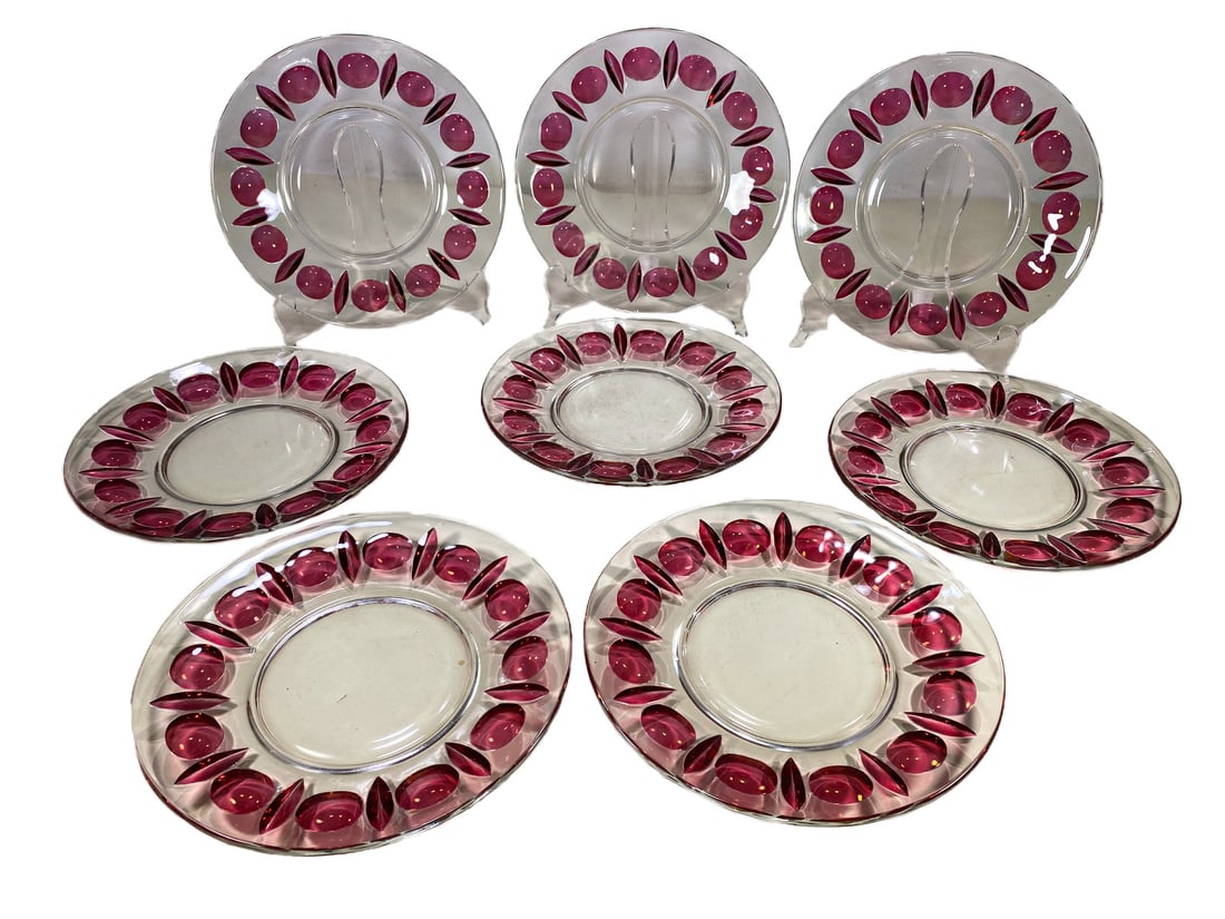 Rainbow Art Glass Co Set of 8 Glass Plates: Rainbow Art Glass Co Set of 8 Glass Plates. 8 1/2 in diameter.Local Pick up call one day before to make an appointment. TO SHIP THIS ITEM IN USA OR INTERNATIONAL, PLEASE CONTACT THE SHIPPERS : 1) UPS 