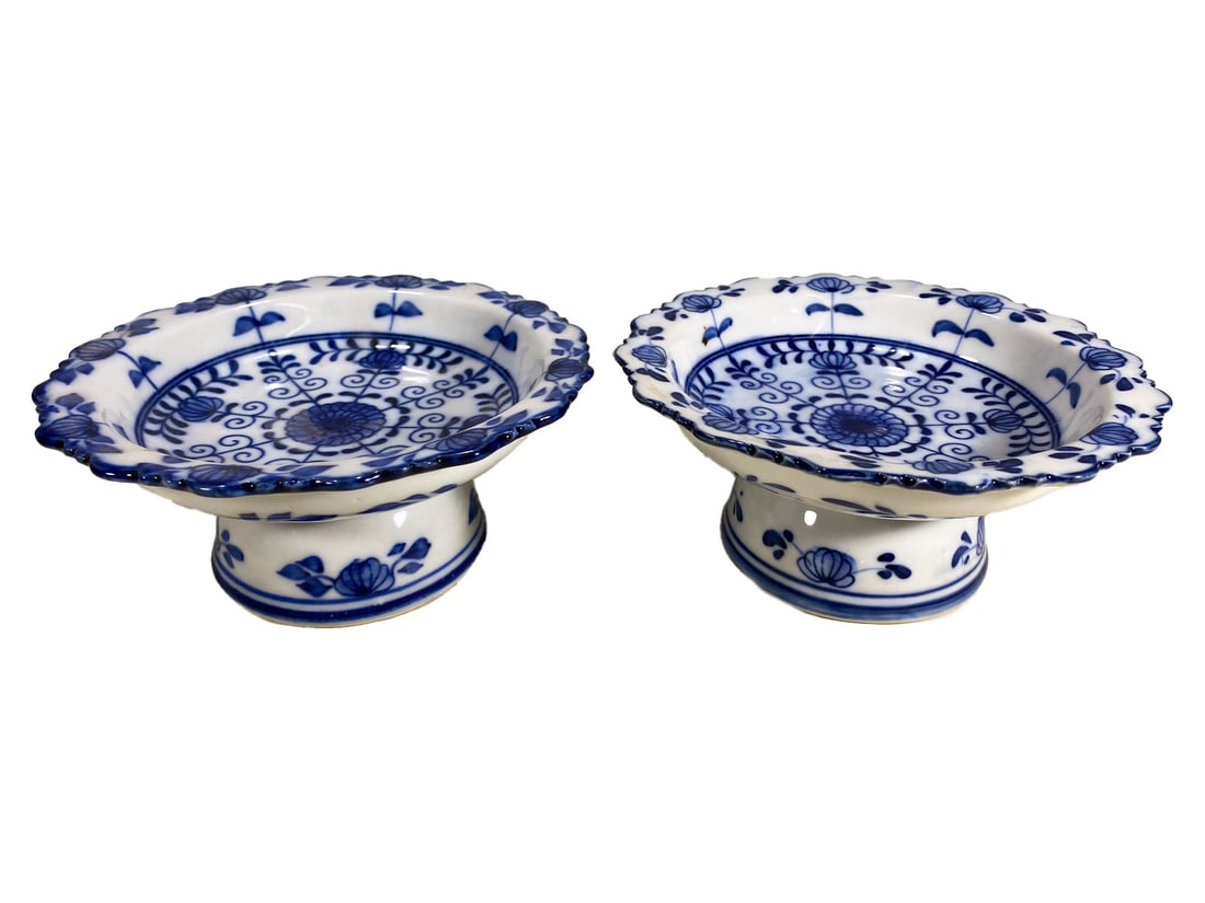 Andrea by Sadek 2 Porcelain Bowls: Andrea by Sadek 2 Porcelain Bowls. 2 1/8 x 6 1/8 in.Local Pick up call one day before to make an appointment. TO SHIP THIS ITEM IN USA OR INTERNATIONAL, PLEASE CONTACT THE SHIPPERS : 1) UPS store1937-