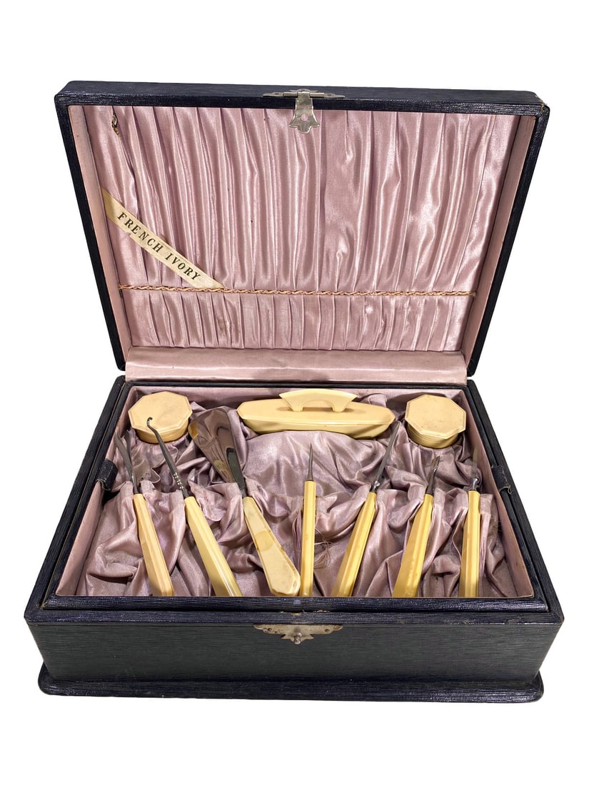 Vintage French Bakelite Vanity 10 pcs Set (1 of 6)