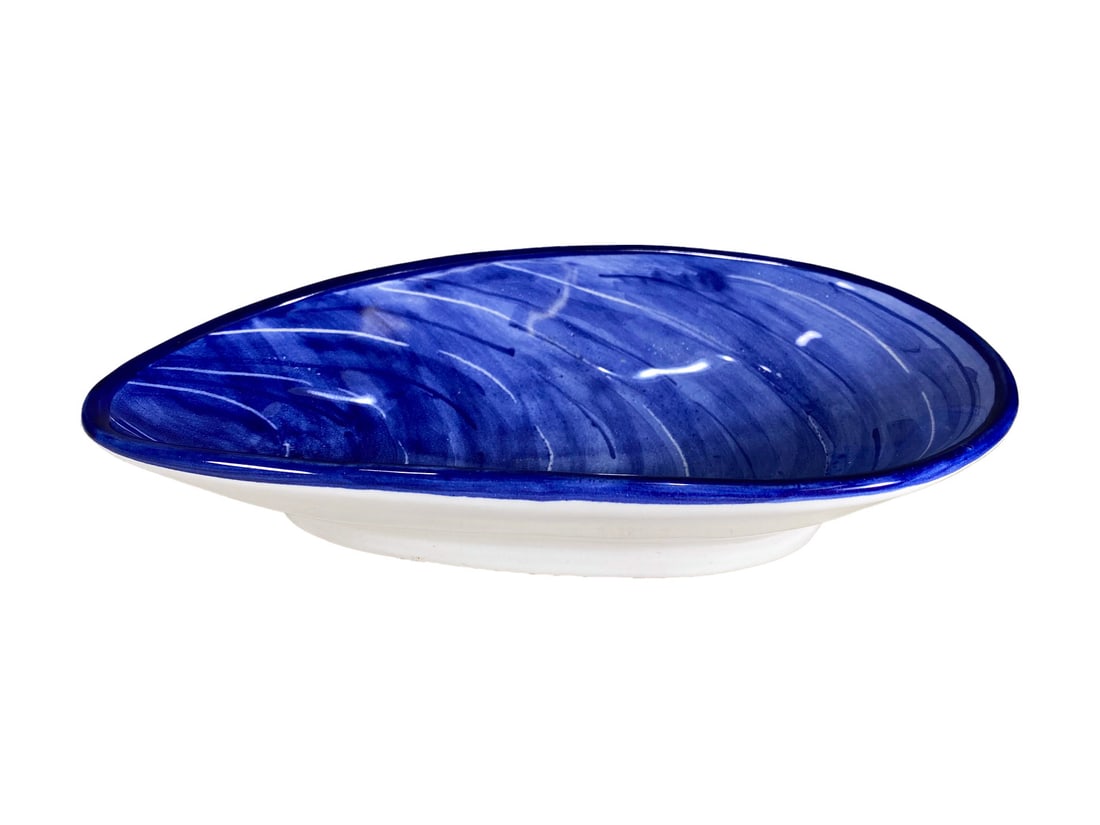 Deruta, Italy Ceramic Tray: Deruta, Italy Ceramic Tray. 1 3/4 x 9 x 4 7/8 in.Local Pick up call one day before to make an appointment. TO SHIP THIS ITEM IN USA OR INTERNATIONAL, PLEASE CONTACT THE SHIPPERS : 1) UPS store1937- Da