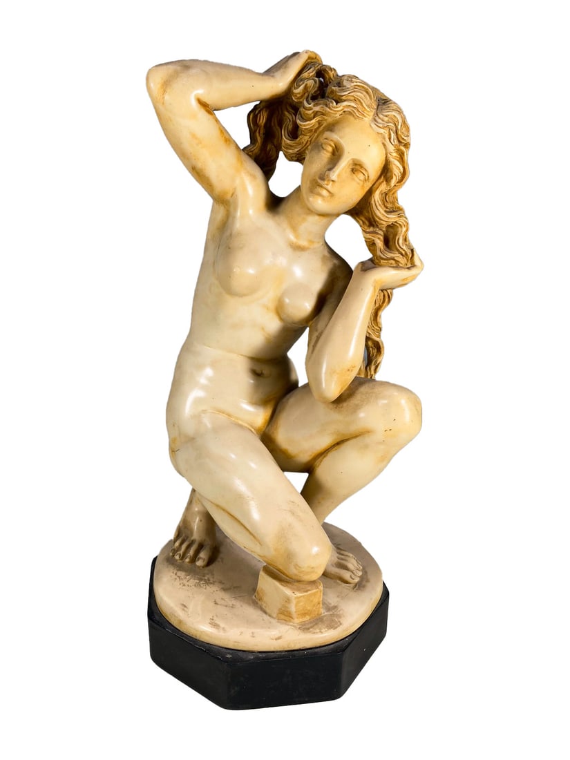 Vintage Nude Woman Composition Statue by G. RUGGERI: Vintage Nude Woman Composition Statue by G. RUGGERI. 9 3/4 x 4 1/2 in.Local Pick up call one day before to make an appointment. TO SHIP THIS ITEM IN USA OR INTERNATIONAL, PLEASE CONTACT THE SHIPPERS :