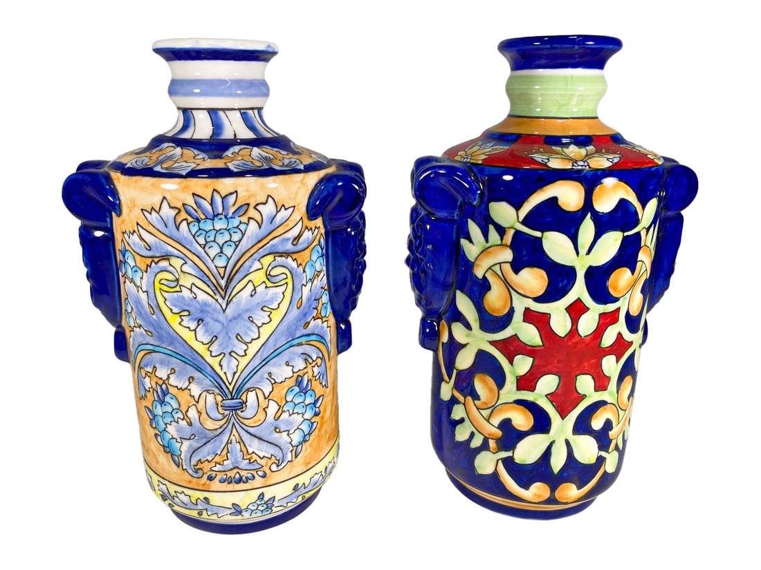 2 Colorful Majolica Vases: 2 Colorful Majolica Vases. 9 1/2 x 5 1/2 x 4 1/8 in.Local Pick up call one day before to make an appointment. TO SHIP THIS ITEM IN USA OR INTERNATIONAL, PLEASE CONTACT THE SHIPPERS : 1) UPS store1937-