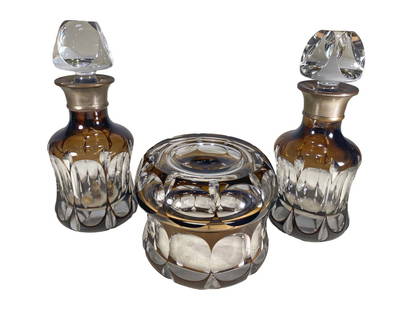 Vintage Brown Cyt to Clear Crystal Vanity Set: Vintage Brown Cyt to Clear Crystal Vanity Set. 7 1/4 x 3 in and 3 1/2 x 4 1/8 in.Local Pick up call one day before to make an appointment. TO SHIP THIS ITEM IN USA OR INTERNATIONAL, PLEASE CONTACT THE