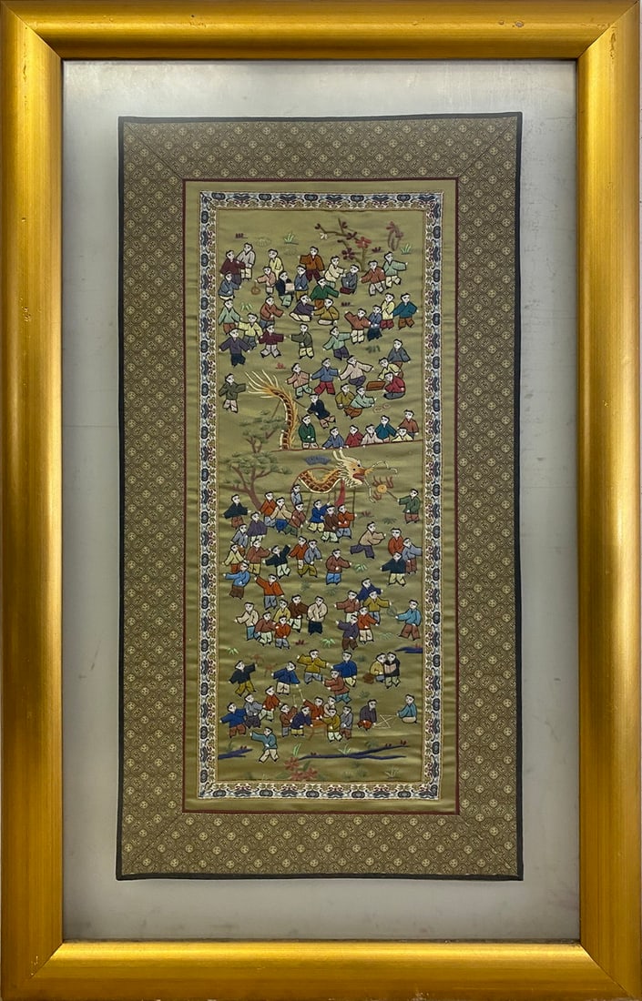Vintage Chinese Framed Embroidery: Vintage Chinese Framed Embroidery. 33 1/2 x 20 1/4 x 1 in framed.Local Pick up call one day before to make an appointment. TO SHIP THIS ITEM IN USA OR INTERNATIONAL, PLEASE CONTACT THE SHIPPERS : 1) U