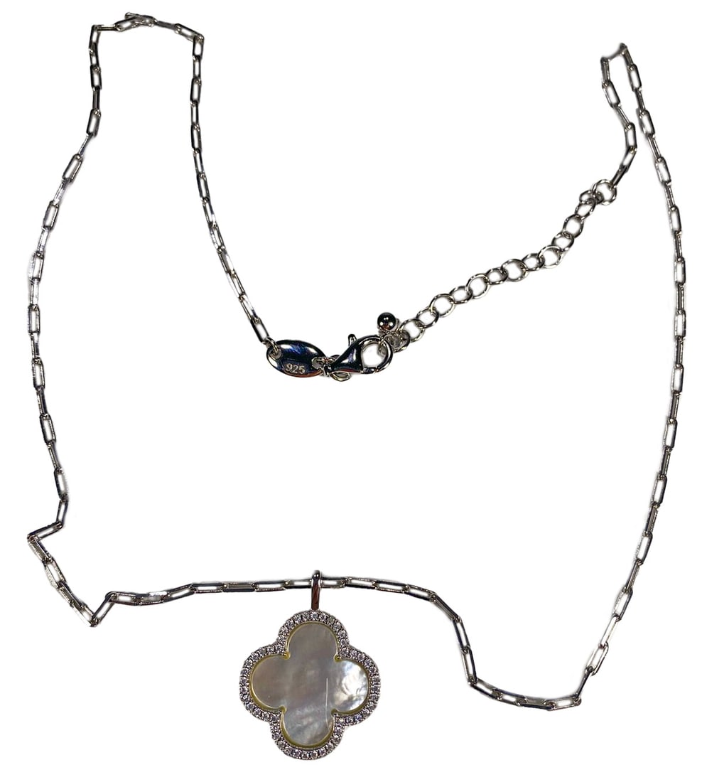 Charles Garnier Sterling 925 & MOP Necklace: Charles Garnier Sterling 925 & MOP Necklace. Weight: 8 grams. 10 3/8 in long.Local Pick up call one day before to make an appointment. TO SHIP THIS ITEM IN USA OR INTERNATIONAL, PLEASE CONTACT THE SHI