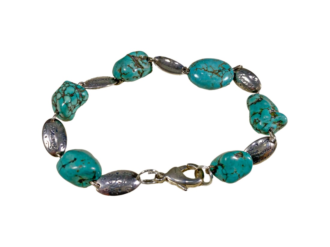 Vintage Navajo Sterling 925 & Turquoise Bracelet: Vintage Navajo Sterling 925 & Turquoise Bracelet. 7 3/4 in long.Local Pick up call one day before to make an appointment. TO SHIP THIS ITEM IN USA OR INTERNATIONAL, PLEASE CONTACT THE SHIPPERS : 1) UP