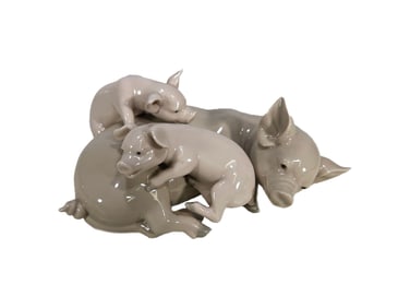 Lladro Mother & Piglets Porcelain Statue