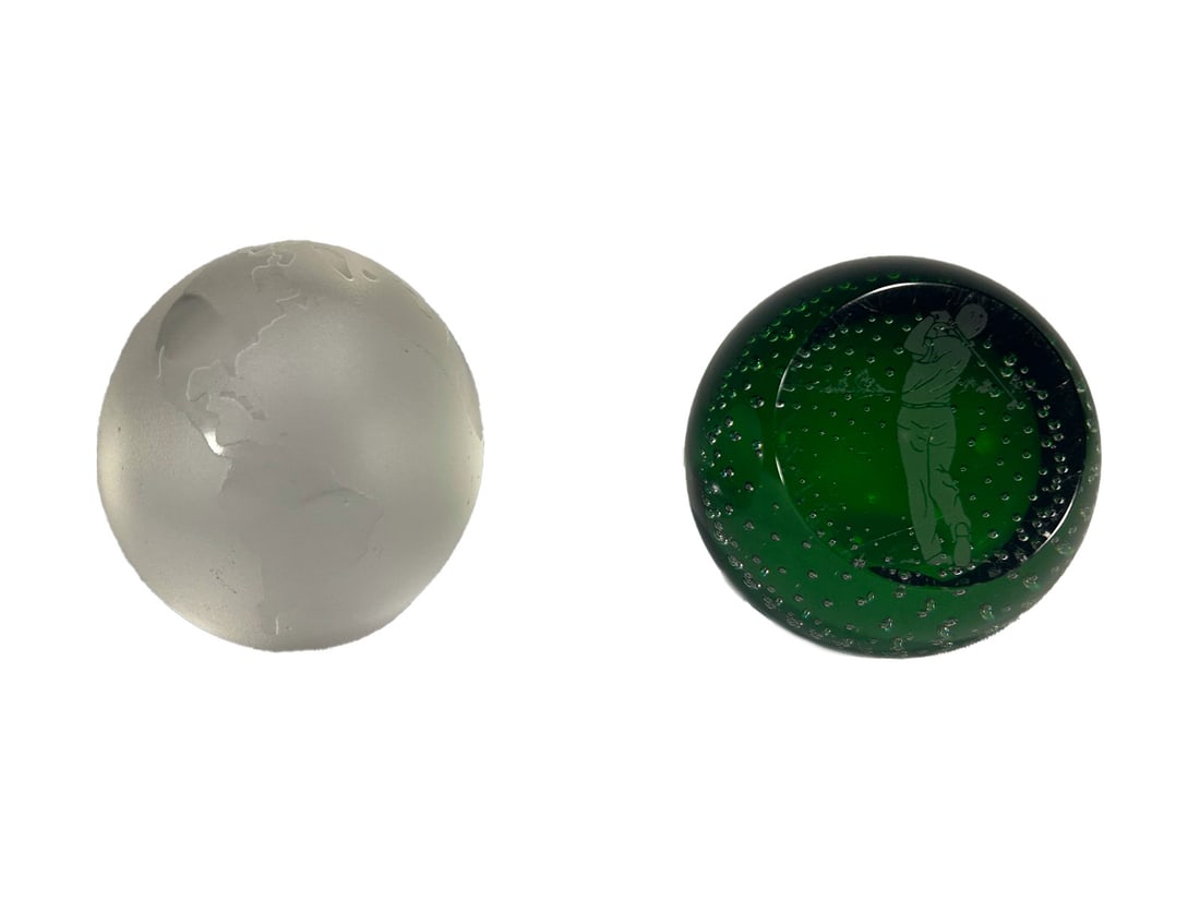 Earth Planet & Golfer Murano Glass Paperweights: Earth Planet & Golfer Murano Glass Paperweights. 3 x 2 3/4 in and 3 x 3 1/4 x 3 in.Local Pick up call one day before to make an appointment. TO SHIP THIS ITEM IN USA OR INTERNATIONAL, PLEASE CONTACT T
