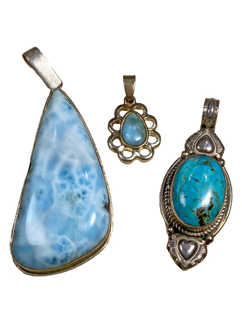 3 Sterling 925 & Turquoise Pendants: 3 Sterling 925 & Turquoise Pendants. 2 7/8 x 1 1/8 in, 2 x 7/8 in and 1 x 5/8 in.Good condition. Local Pick up call one day before to make an appointment. TO SHIP THIS ITEM IN USA OR INTERNATIONAL, PL